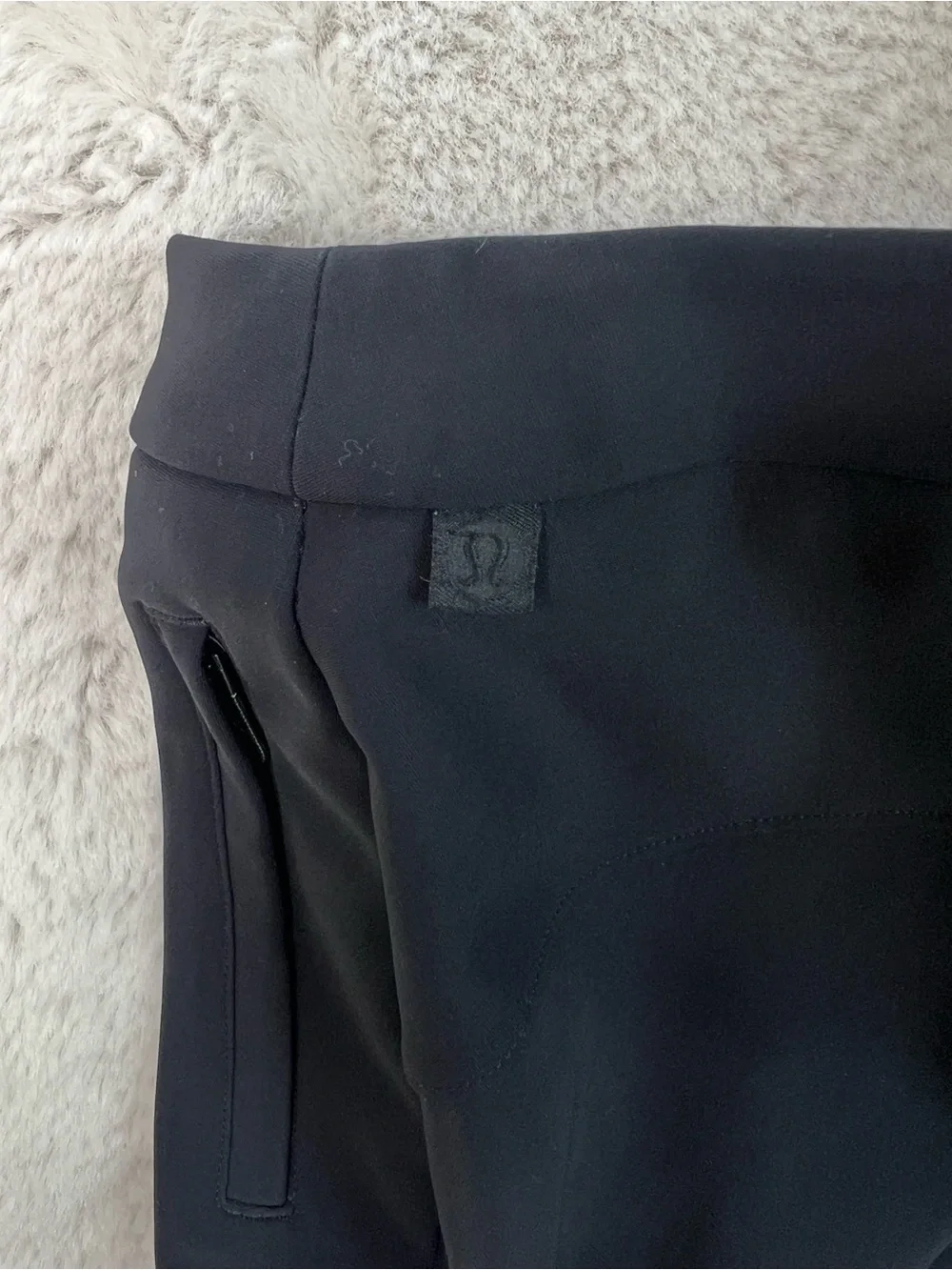 Lululemon On The Move Pant Black Size 8 Travel Friendly Zip Pockets Stretch EUC - Picture 12 of 15